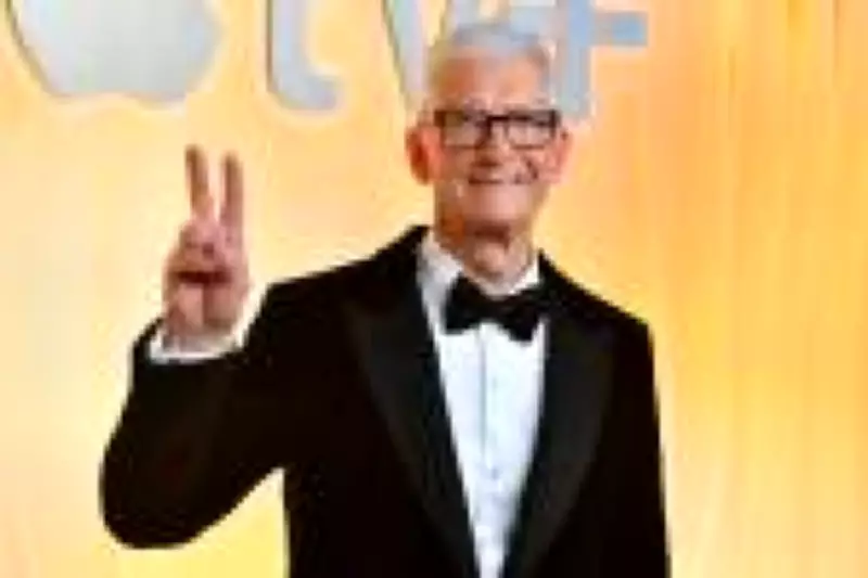 Tim Cook deixa comando da Apple após 15 anos, transformando empresa em gigante de US$ 4 trilhões
