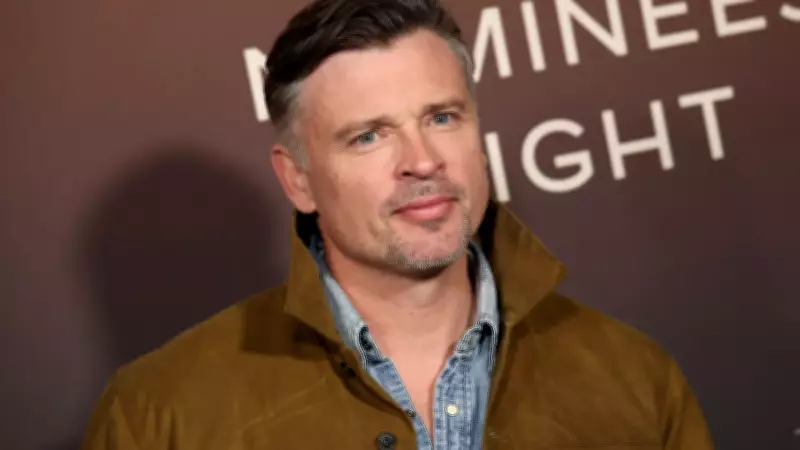 Tom Welling troca Hollywood por vida em rancho na Califórnia