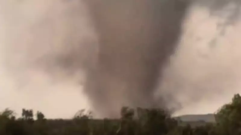 Tornado atinge Oklahoma e deixa dez feridos; cidade de Enid é a mais afetada