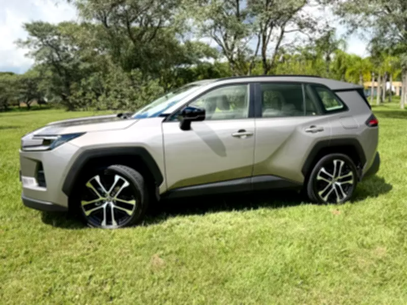Toyota RAV4 Hybrid: Análise Detalhada do SUV Híbrido que Conquista o Mercado