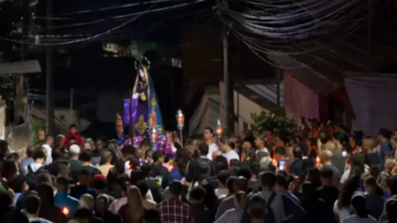 Tradição secular: Via Sacra da Madrugada em Sabará reúne fiéis ao som das matracas