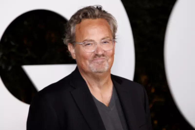Traficante condenada a 15 anos por envolvimento na morte do ator Matthew Perry
