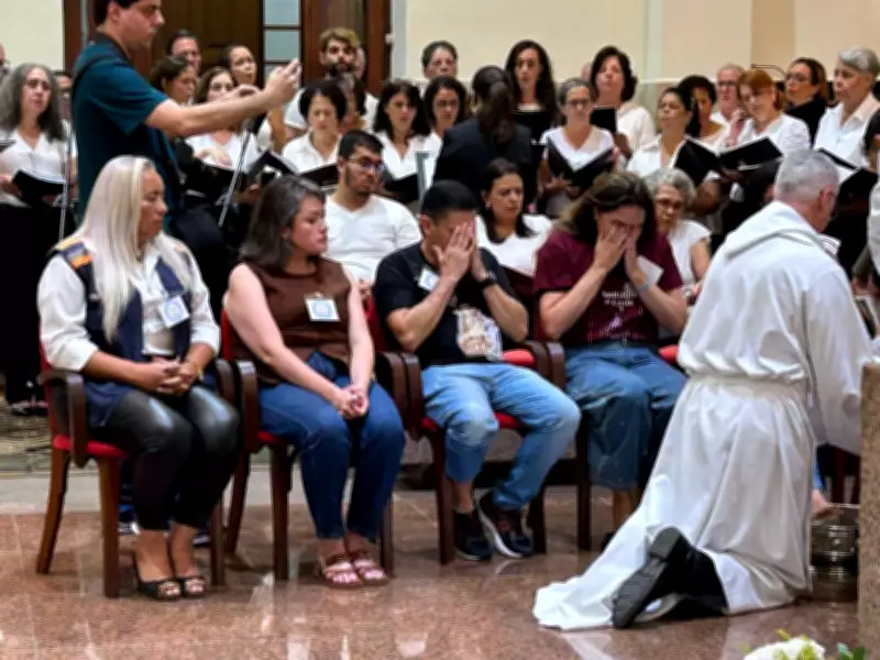 Tríduo Pascal em Juiz de Fora homenageia heróis das chuvas com rito do lava-pés