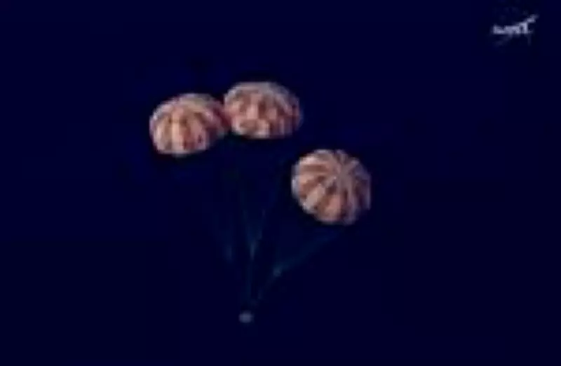 Tripulação da Artemis II retorna em segurança após missão histórica à Lua