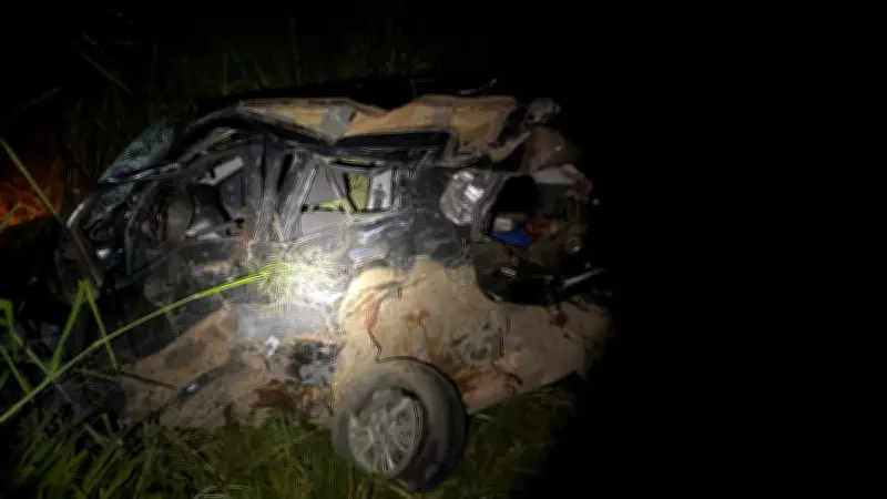 Três homens morrem em colisão frontal entre carro e caminhonete na BR-242 na Bahia