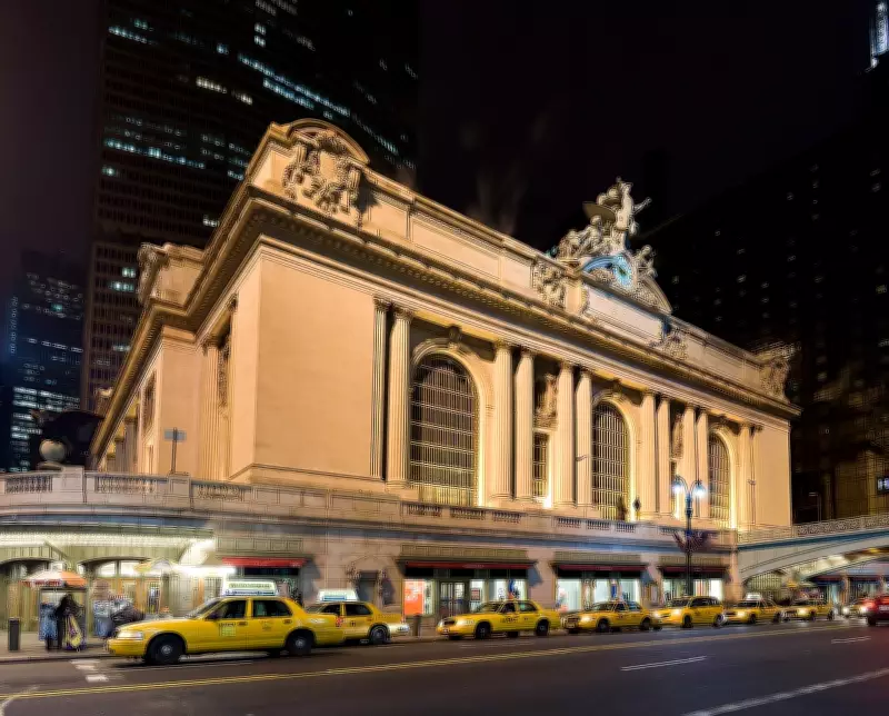 Três pessoas são esfaqueadas em estação de metrô de Nova York; suspeito é baleado pela polícia