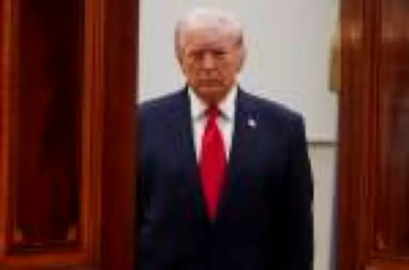 Trump ameaça 'inferno' ao Irã se não houver acordo ou reabertura do Estreito de Ormuz