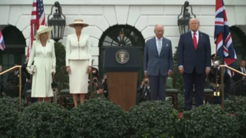 Trump brinca sobre casamento com Melania durante visita do rei Charles III