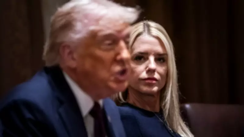 Trump demite procuradora-geral Pam Bondi após críticas sobre investigações políticas