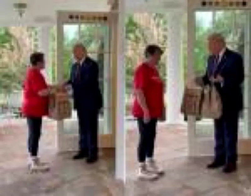 Trump recebe entregadora de fast food na Casa Branca em ação sobre isenção de gorjetas