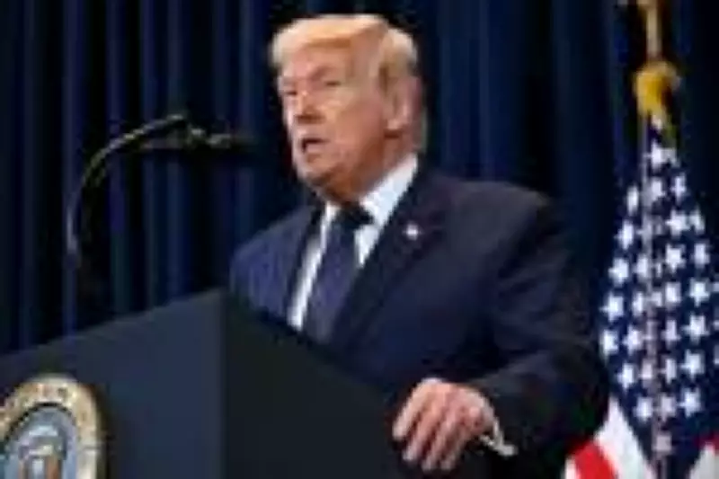 Trump se irrita ao ser questionado sobre manifesto de atirador em entrevista