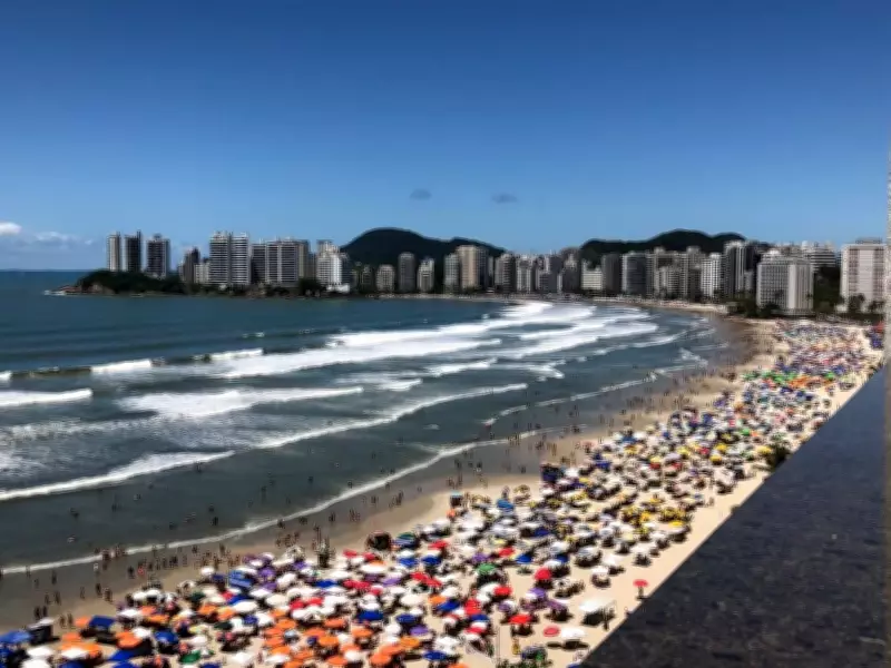 Turista de 22 anos morre afogado na Praia de Pitangueiras, em Guarujá