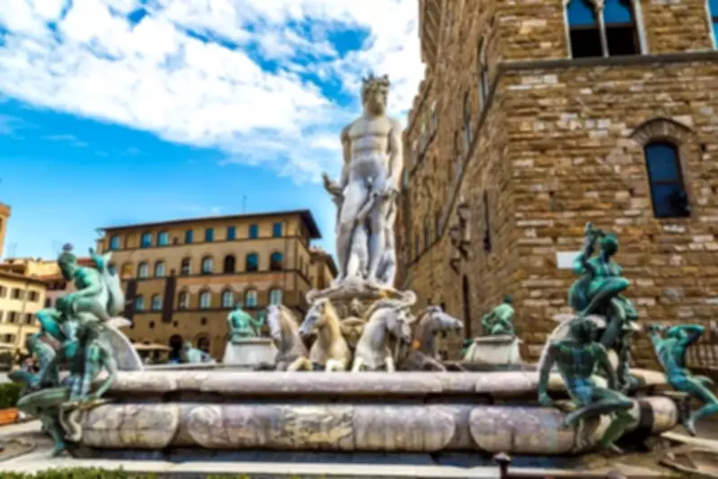 Turista é multada em R$ 29,6 mil por danificar Fonte de Netuno em Florença