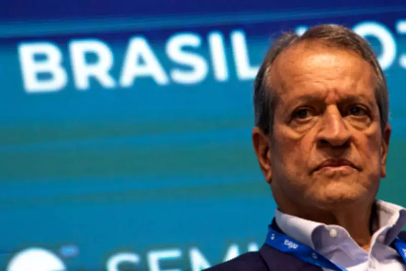 Valdemar Costa Neto busca apaziguar crise entre Eduardo Bolsonaro e Nikolas Ferreira