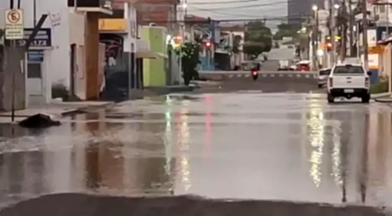 Vazamento em Aracaju interrompe abastecimento de água em quatro bairros da capital