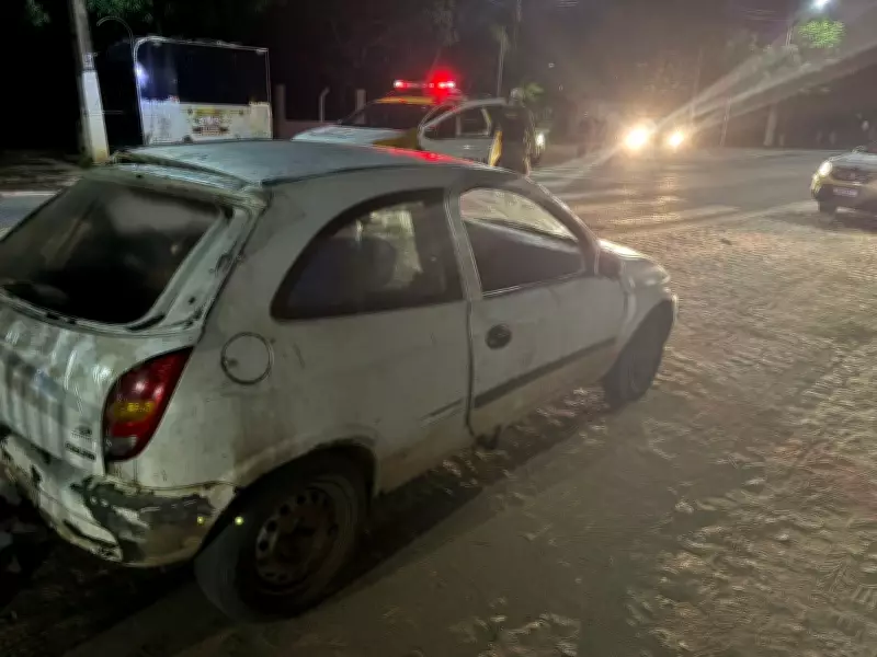 Veículo sem vidros e faróis apreendido em Extremoz com motorista sem CNH e criança sem segurança