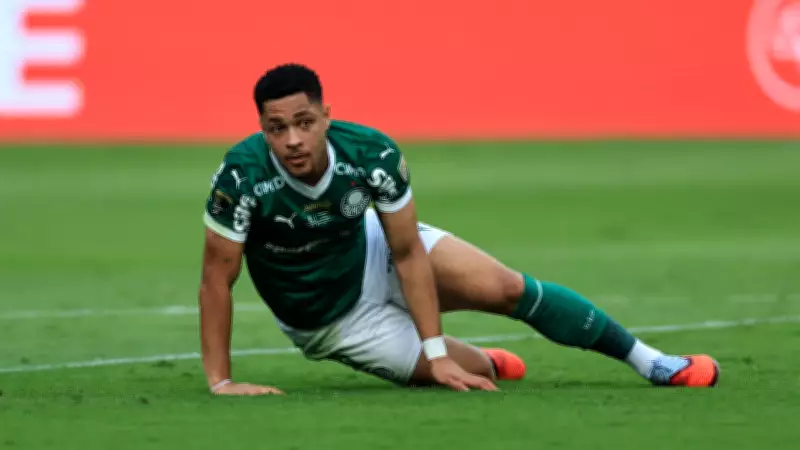Vitor Roque passa por cirurgia no tornozelo e desfalca Palmeiras ate a Copa do Mundo