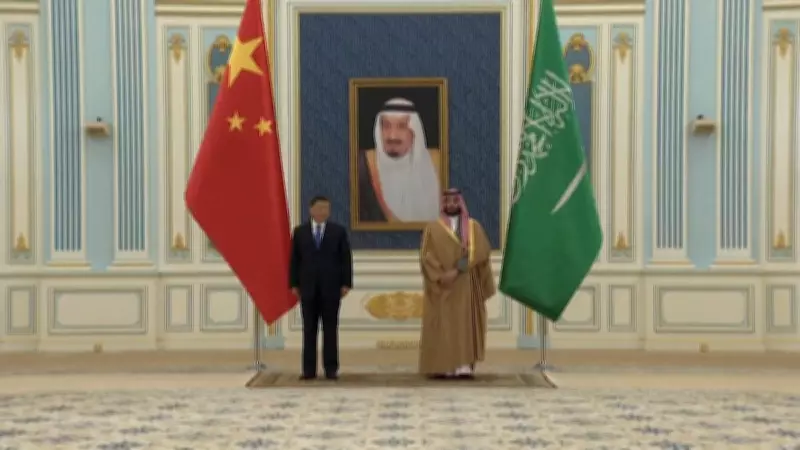 Xi Jinping defende tráfego normal no estreito de Ormuz e cessar-fogo total em conversa com príncipe saudita
