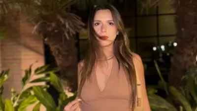 Advogada argentina retorna ao país após pagar fiança por injúria racial em bar de Ipanema