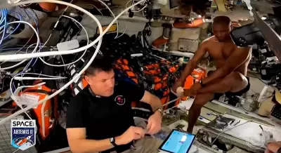 Astronautas da Artemis II mostram rotina no espaço: banho e exercícios em 9 m²