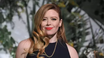 Atriz Natasha Lyonne é retirada de voo após não atender comissários em Los Angeles