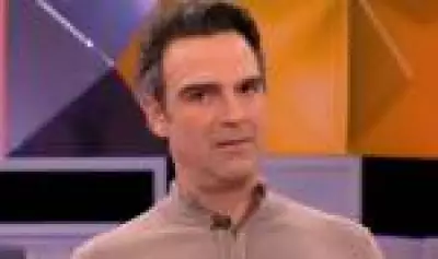 Cinco gafes imperdoáveis de Tadeu Schmidt no BBB 26 colocam sua condução em xeque