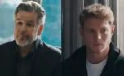 Ferette tenta atropelar Viviane em 'Três Graças', mas atinge o próprio filho Leonardo