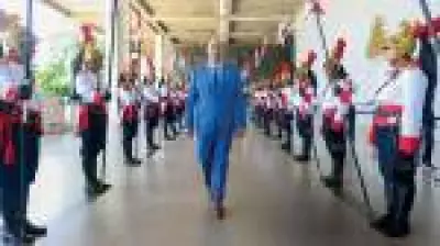 Governador de MG explica parentesco com família de Ana Paula Renault ao ir a velório