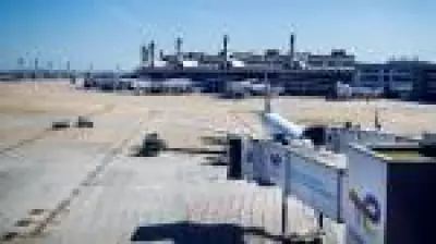 Governo avalia zerar impostos sobre querosene para conter alta de passagens aéreas