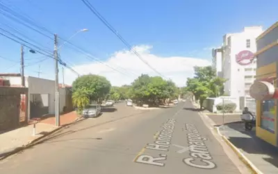 Homem é baleado em ponto de ônibus de Araçatuba (SP) por dupla em moto