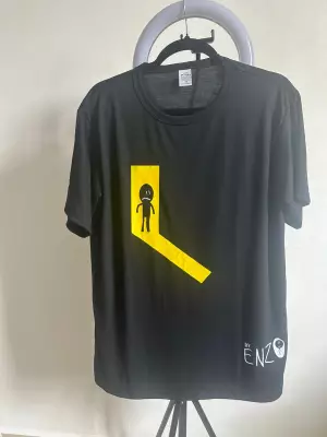 Menino autista usa desenhos para se comunicar e família transforma arte em fonte de renda em SP