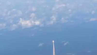 Passageiros de voo comercial têm vista privilegiada do lançamento da missão Artemis II à Lua