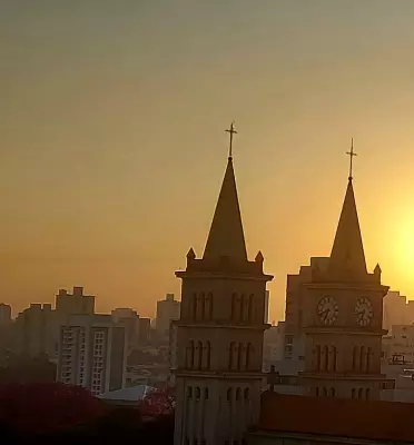Piracicaba em alerta: onda de calor e baixa umidade marcam feriado de Tiradentes