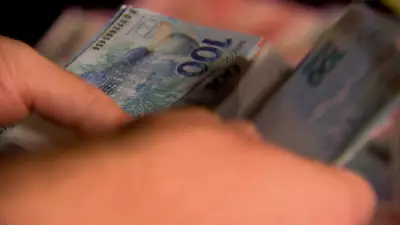 Presidente do BC defende cautela com juros e alerta sobre intolerância à inflação