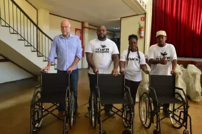 Projeto transforma lacres de latinhas em cadeiras de rodas para doação em Petrópolis