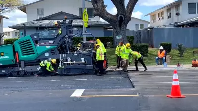 Redes de pesca descartadas viram asfalto sustentável em inovação havaiana