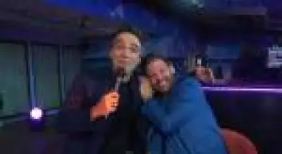 Tadeu Schmidt faz piada sobre participação relâmpago de Henri Castelli no BBB 26