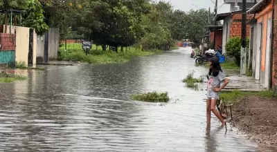Temporal causa alagamentos e transtornos em Parintins, com risco de decreto de emergência