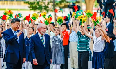 Trump coloca Brasil como prioridade em exportação de IA, intensificando disputa com a China