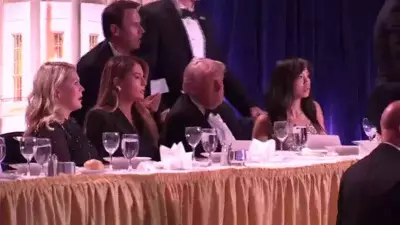 Trump é retirado de jantar após barulho de tiros em Washington; veja vídeo