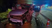 Acidente entre carro e caminhonete deixa três feridos em Salto de Pirapora (SP)
