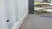 Adolescente de 15 anos é baleado nas costas e deixado na porta de casa na Serra