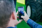 Agrishow 2026 lança aplicativo com IA para guiar visitantes na maior feira agrícola do Brasil