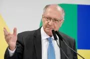 Alckmin afirma que não há decisão sobre revogar a 'taxa das blusinhas'