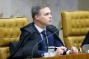 André Mendonça, indicado por Bolsonaro, será relator de queixa-crime contra Janones no STF
