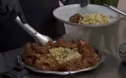 Arroz verde com costelinha ao molho de cerveja preta: receita econômica