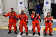 Artemis II: NASA lança foguete com quatro astronautas rumo à Lua após 52 anos