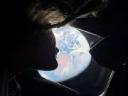Astronauta da NASA passa por reabilitação após missão Artemis II e mostra desafios da microgravidade