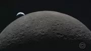 Astronautas da Artemis II capturam imagens inéditas do lado oculto da Lua em missão histórica
