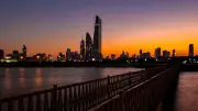 Ataques com drones e mísssies do Irã atingem usinas e complexos no Kuwait e Emirados Árabes Unidos